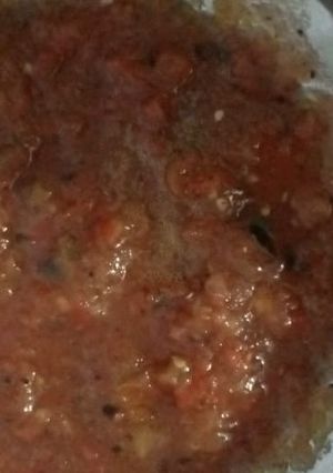 A picture of Lahsun chutney.