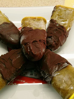 Una foto de Polos de kiwi y chocolate