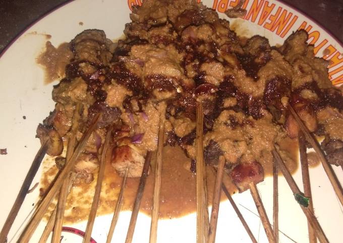 Bagaimana cara membuat Sate Ayam dan Daging Sapi untuk Hari Raya yang sesuai selera