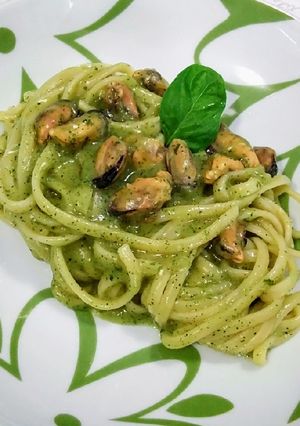 Foto di Linguine con cozze e crema di zucchine