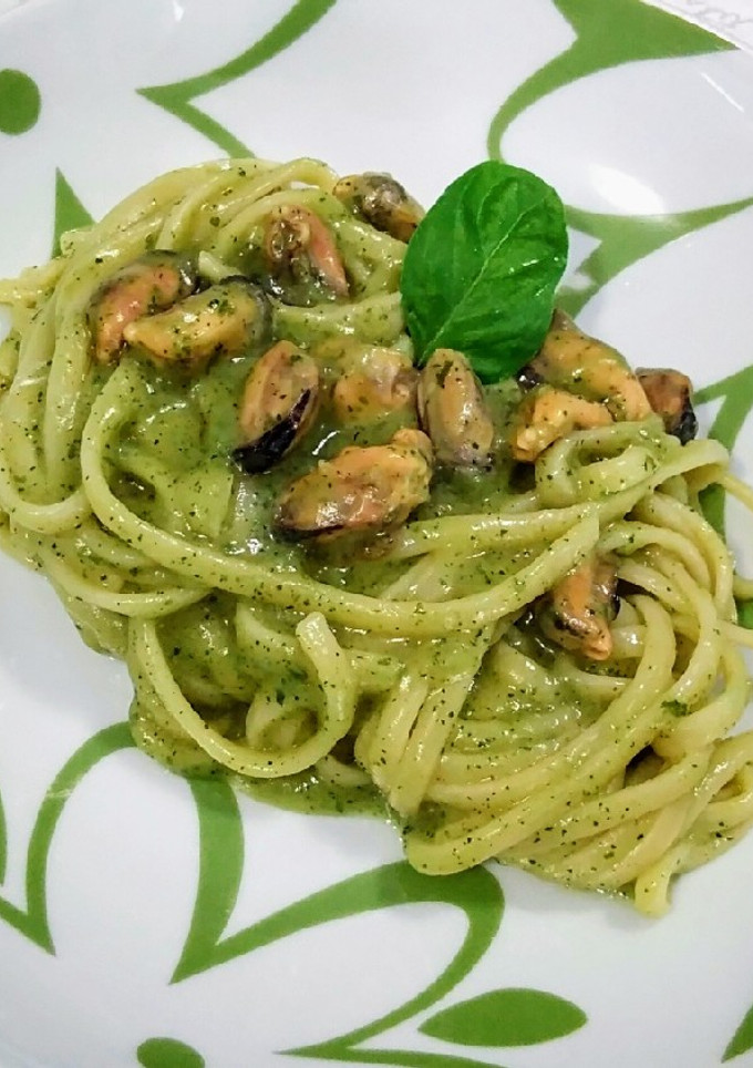 Foto di Linguine con cozze e crema di zucchine