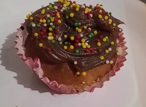 Foto de Cupcake com recheio de brigadeiro 🧁