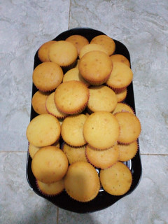 A picture of Vanilla cups cake.