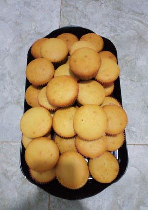 A picture of Vanilla cups cake.
