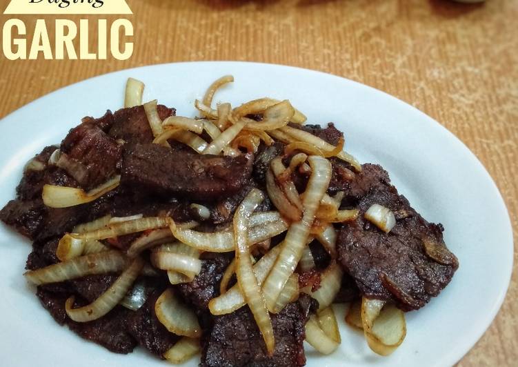 Lapis daging garlic