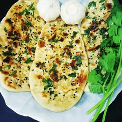 Butter garlic naan A picture of Butter garlic naan.