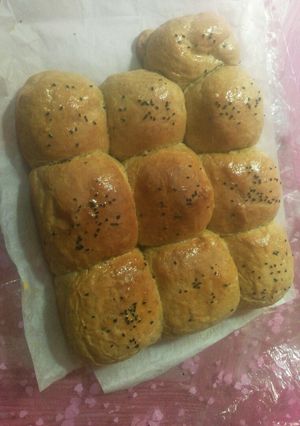 A picture of Black seed bread.