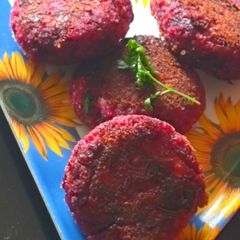 A picture of Beetroot Patties.