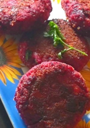 A picture of Beetroot Patties.