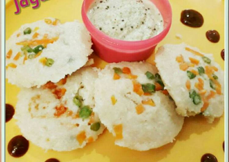 How to Make Favorite Oats Veggie Idli