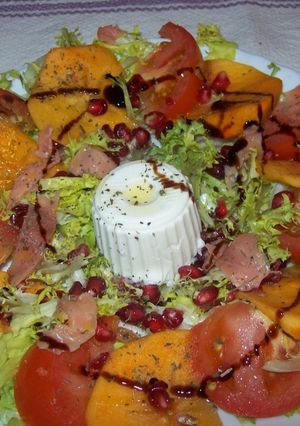 Una foto de Ensalada de caquis