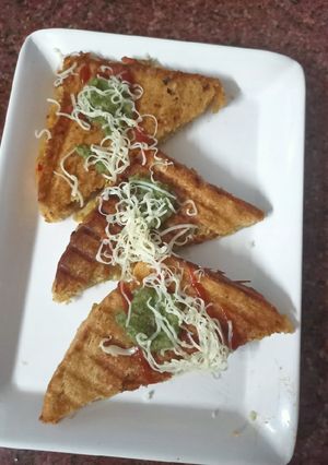 A picture of Cabbage Cheese grill Sandwich.