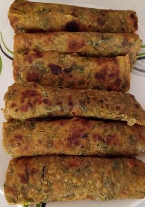 A picture of Methi na Thepla (Traditional gujarati breakfast).