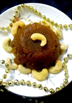 A picture of Oats and nuts laddu.