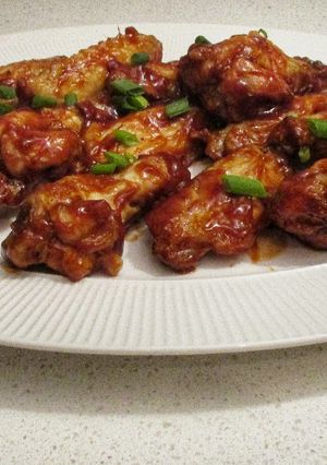 A picture of Bbq chicken wings.