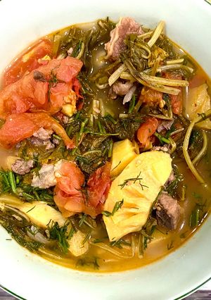 Hình của món Canh thịt bò nấu dưa muối chua ngọt.