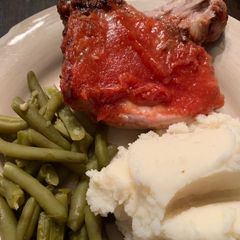 A picture of Hawaiian pork chops.
