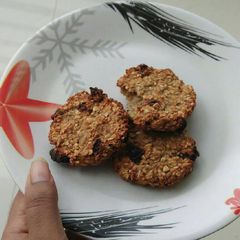 A picture of Oats Banana cookies.