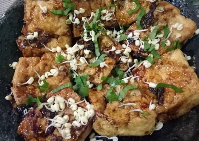 168. Tahu penyet sambal kecap