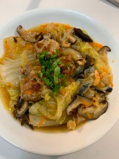 獅子頭燴滷白菜 的食譜成品照片