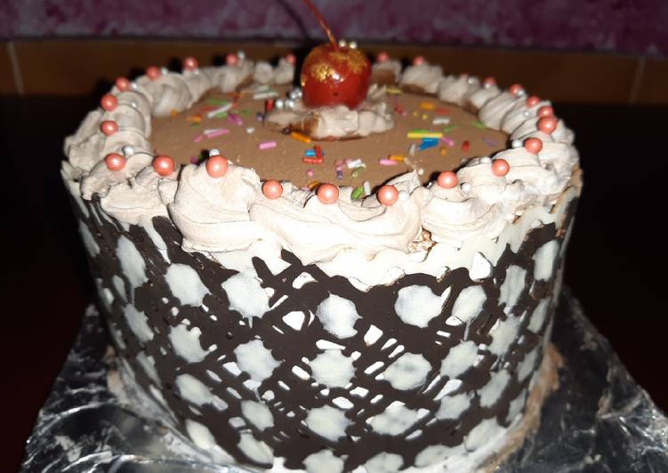 Simple Way to Make Favorite Polka Dot Chocolate Icing cake