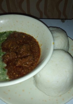 A picture of Tuwon shinkafa and okro soup.