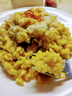 Una foto de Risotto con azafrán / Arroz