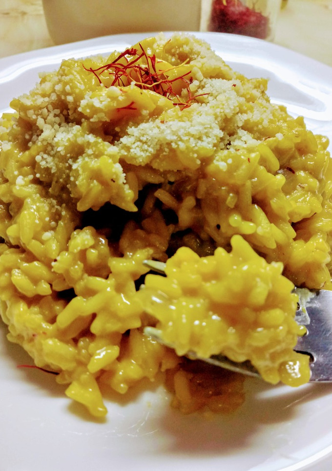 Una foto de Risotto con azafrán / Arroz
