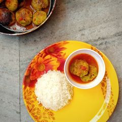 A picture of Koraishutir Kofta Curry.