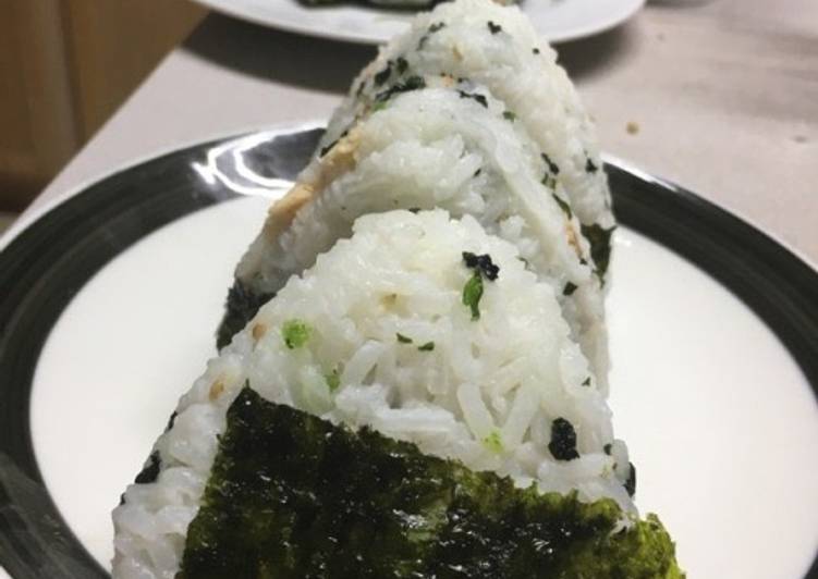 Recipe of Quick Fish Onigiri