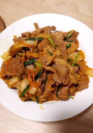 รูปของ หมูผัดกิมจิ สูตรซุปปลาโอแห้ง
