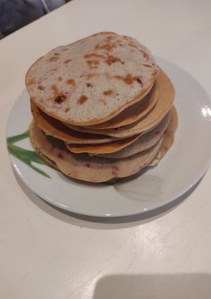 Une photo de Pancakes au fromage blanc et framboises