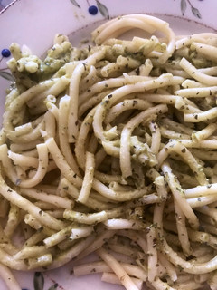 Una foto de Spaghetti al pesto (vegano)