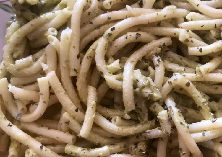 Spaghetti al pesto (vegano)