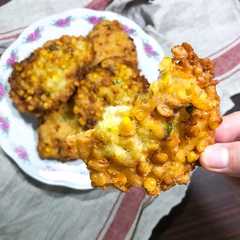 A picture of Bakwan jagung.