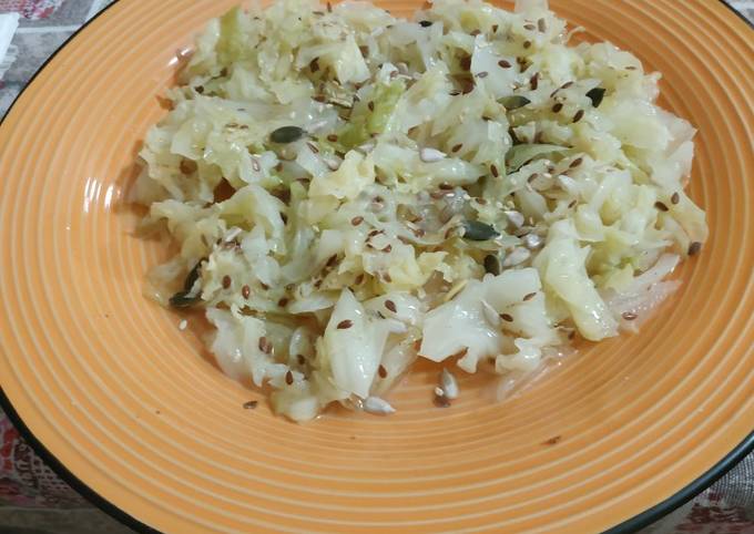 Ricetta di Fatto in casa Verza stufata con semini e zenzero