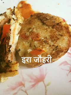 ब्रेड सूजी उत्तपम के जूसी सॉस सैंडविच (bread suji uttapam ke juicy sauce sandwich recipe in hindi) रेसिपी मुख्य फोटो