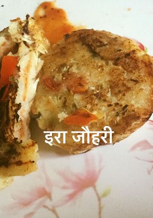 ब्रेड सूजी उत्तपम के जूसी सॉस सैंडविच (bread suji uttapam ke juicy sauce sandwich recipe in hindi) रेसिपी मुख्य फोटो