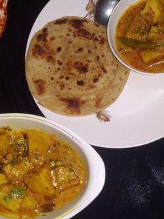 दम आलू(Dum Aloo recipe in hindi) रेसिपी मुख्य फोटो