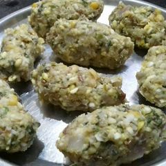 A picture of Nuccinunde / steamed multi grain dumplings.