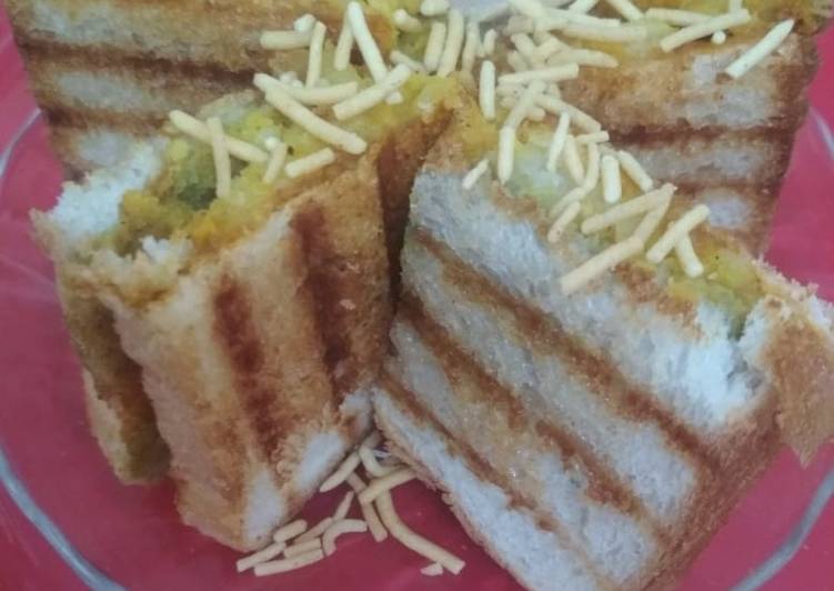 Easy Way to Prepare Favorite Aloo bhujiya masala toast