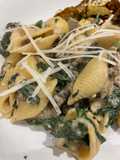 Spinach and mushroom pasta