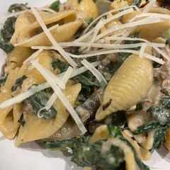 Spinach and mushroom pasta A picture of Spinach and mushroom pasta.