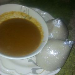 A picture of Fufu with kuka soup.