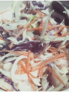 Hình của món Salad bắp cải giản đơn cho bữa tối.