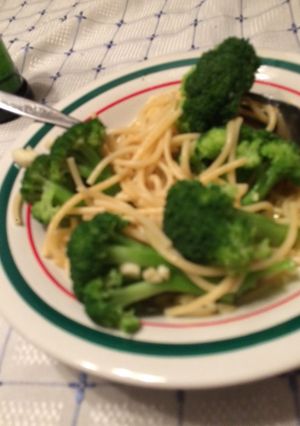 A picture of Spaghetti  potato and broccoli bowl.