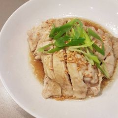 A picture of Hainanese Chicken.