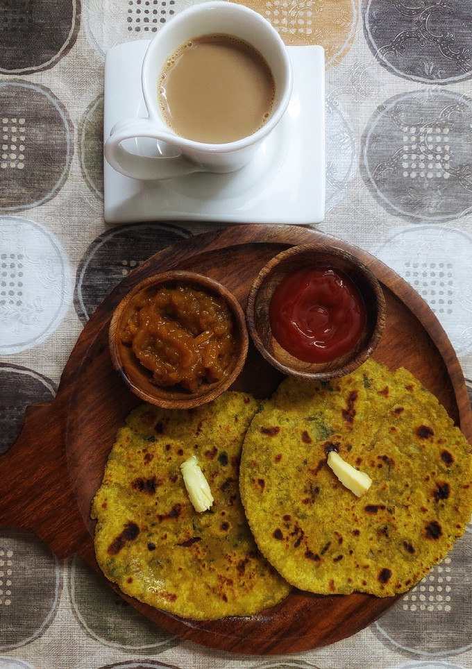 आलू मेथी का मसालेदार पंराठा (aloo methi ka masaledar paratha recipe in Hindi) रेसिपी मुख्य फोटो