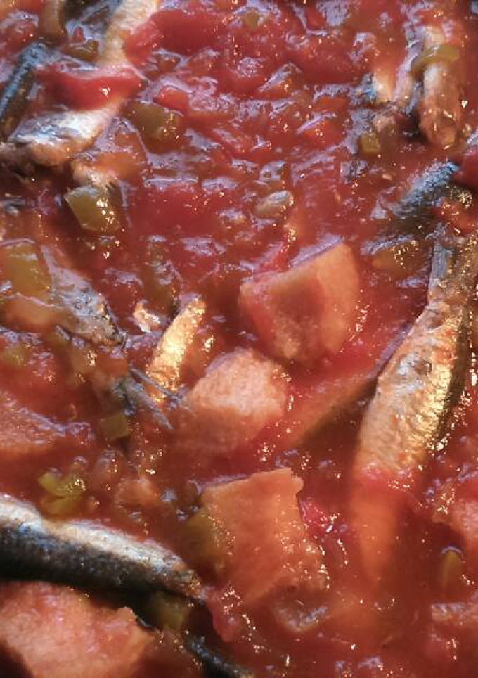 Una foto de Sopa de tomate con sardinas de la abuela