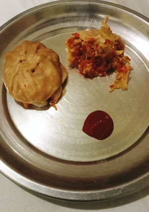 मोमोज (momos in recipe Hindi) रेसिपी मुख्य फोटो